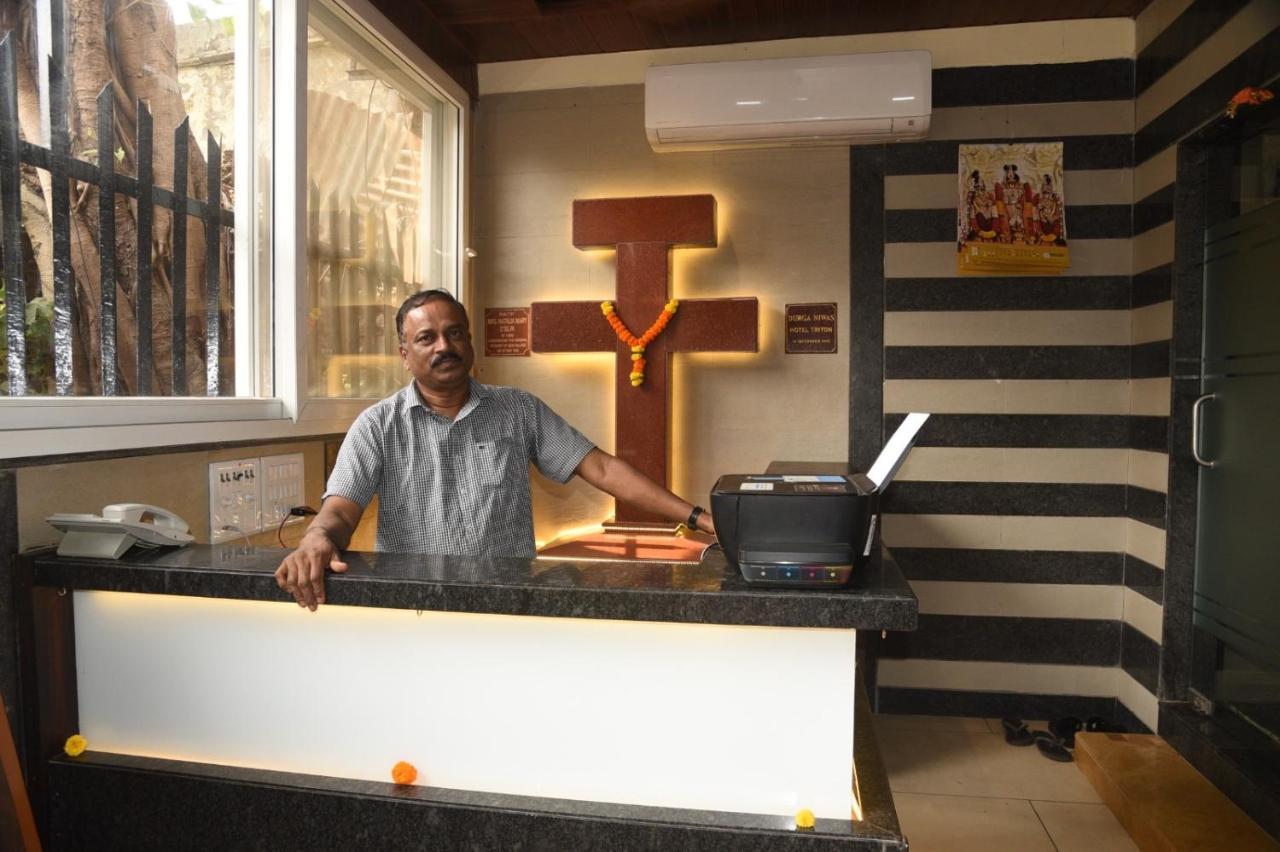 Hotel Triton - Near Us Embassy - Hotel In Sion Mumbai Exterior photo